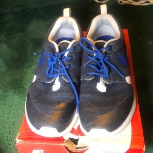 Nike Roshe Run 5.5 Rare Red White and Blue.